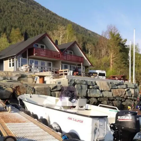 Bremanger Sjobuer 4 Bedroom Apartamento Svelgen