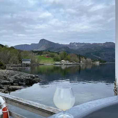 Apartamento Bremanger Sjobuer 4 Bedroom Svelgen